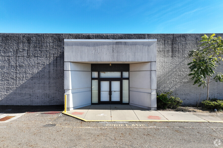 100 Mall Dr, Steubenville, OH for lease - Building Photo - Image 3 of 5