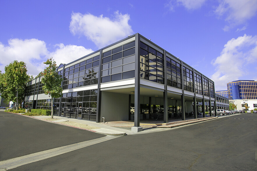 2102 Business Center Dr, Irvine, CA for lease - Building Photo - Image 1 of 4