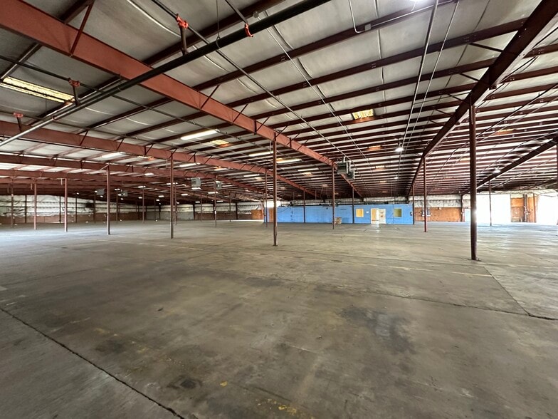 111 Lenora St, Henderson, NC for lease - Interior Photo - Image 3 of 6