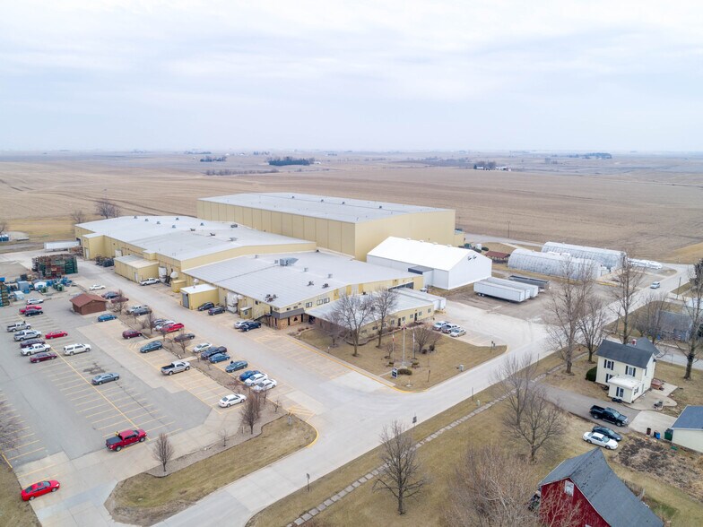 403 S 8th St, Montezuma, IA 50171