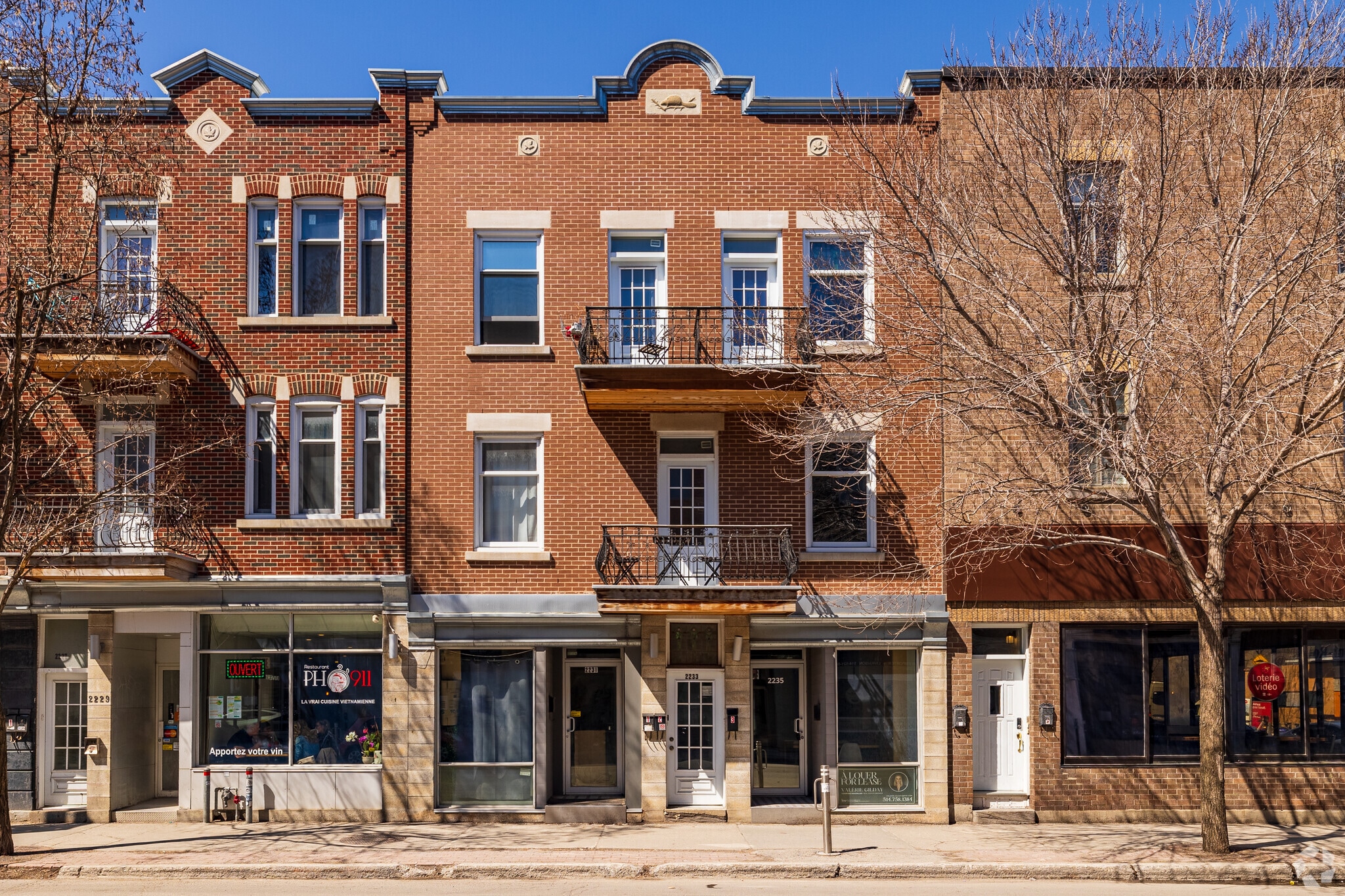 2233-2235 Av Du Mont-Royal E, Montréal, QC for sale Building Photo- Image 1 of 1