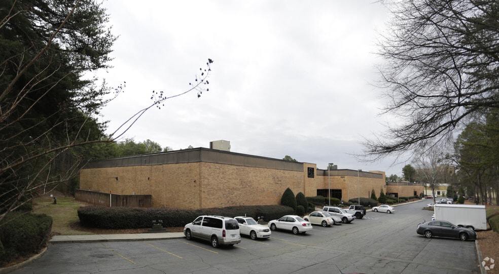 5952 Peachtree Industrial Blvd, Norcross, GA for lease - Primary Photo - Image 1 of 10