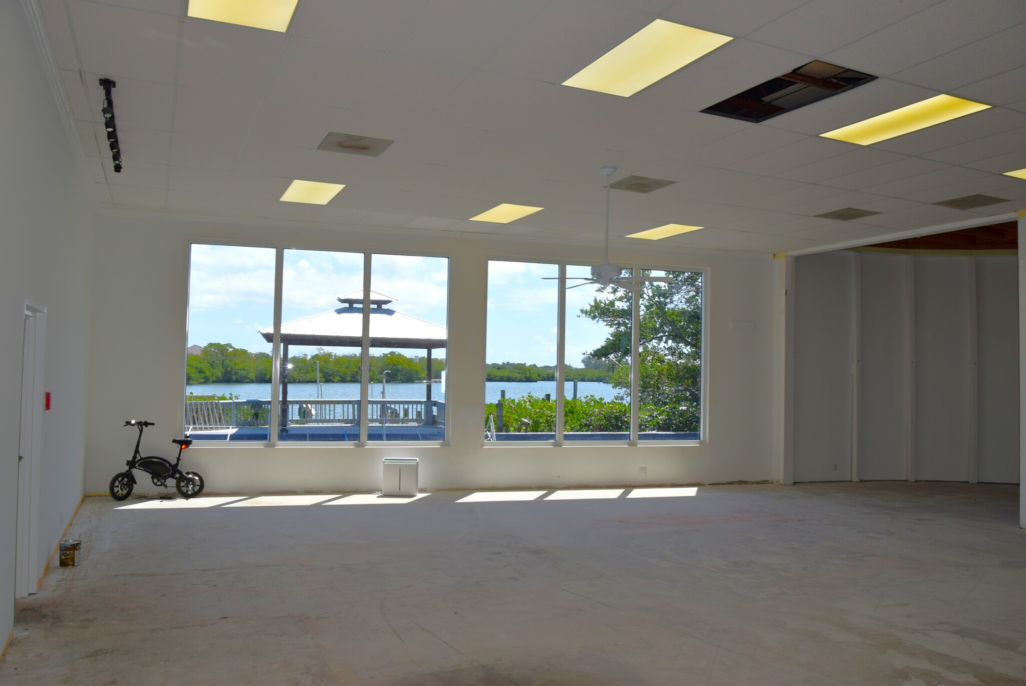 951 Alternate A1A, Jupiter, FL for lease Interior Photo- Image 1 of 11