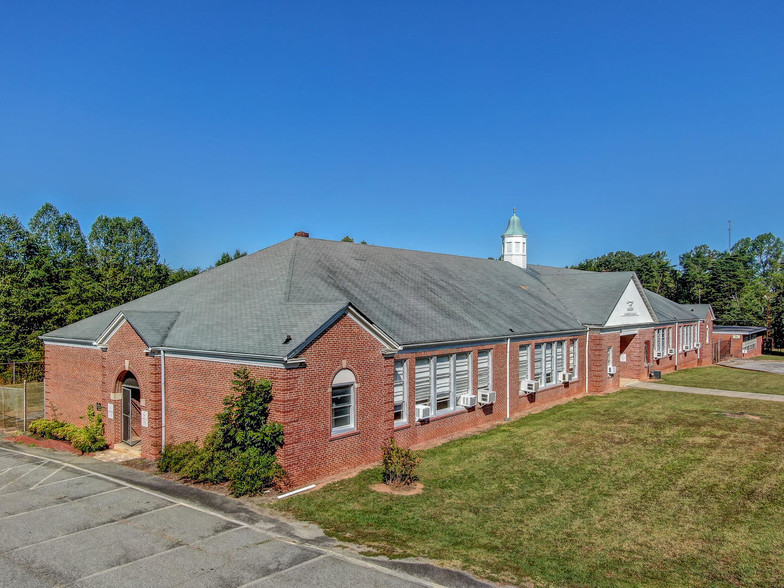 920 Johnson St, Reidsville, NC for sale - Building Photo - Image 1 of 1