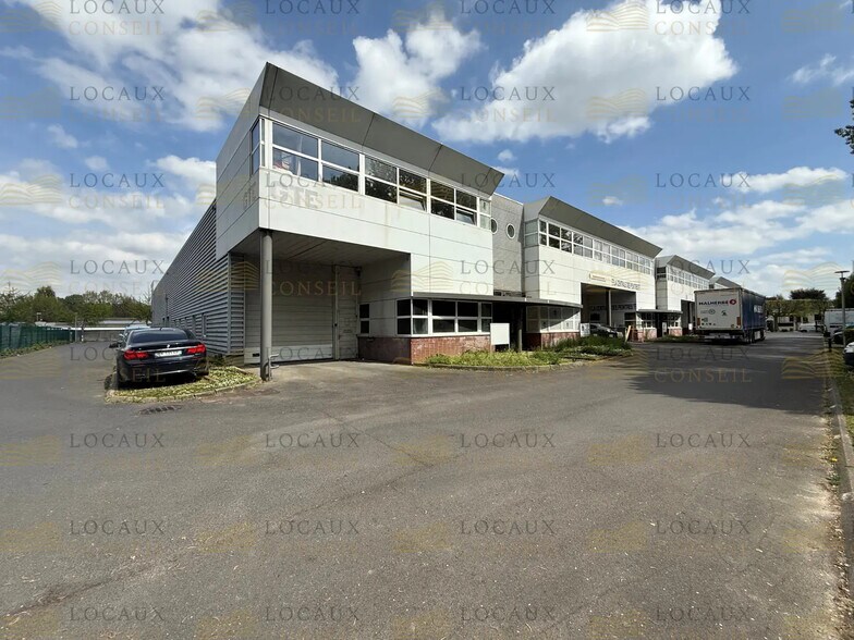 Flex in Bondy for lease - Building Photo - Image 3 of 5