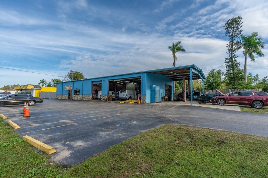 4722 Palm Beach Blvd, Fort Myers, FL 33905