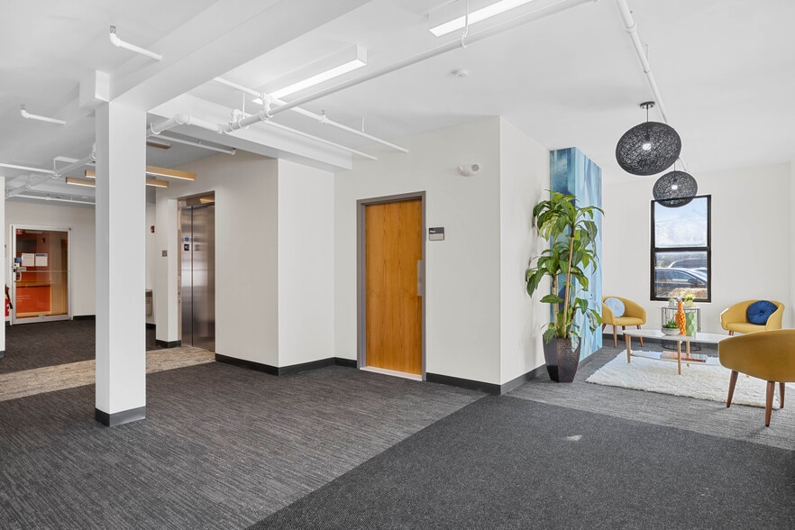50 Hunt St, Watertown, MA for lease - Interior Photo - Image 2 of 3