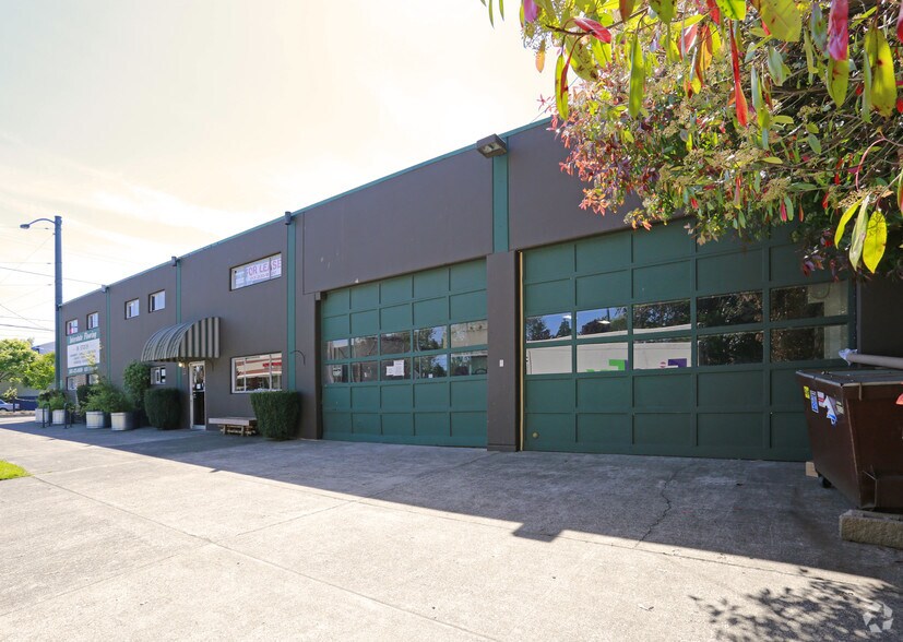 4075 N Interstate Ave, Portland, OR for lease - Building Photo - Image 3 of 39