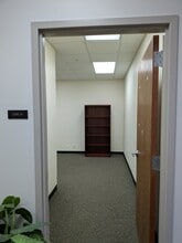 450 Airport Rd, Elgin, IL for lease Building Photo- Image 2 of 2