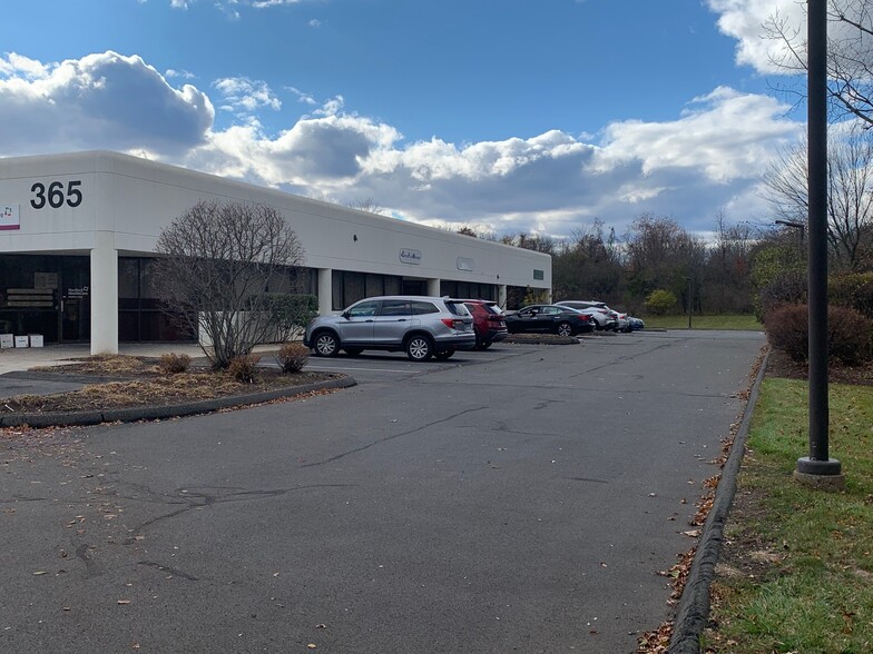 365 Willard Ave, Newington, CT for lease - Building Photo - Image 3 of 11