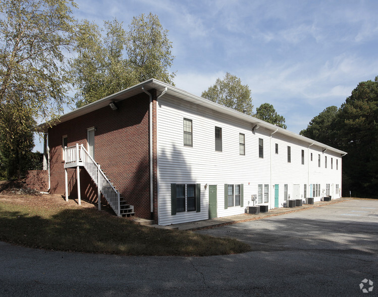 115 Huntington Park Dr, Fayetteville, GA for lease - Building Photo - Image 2 of 11