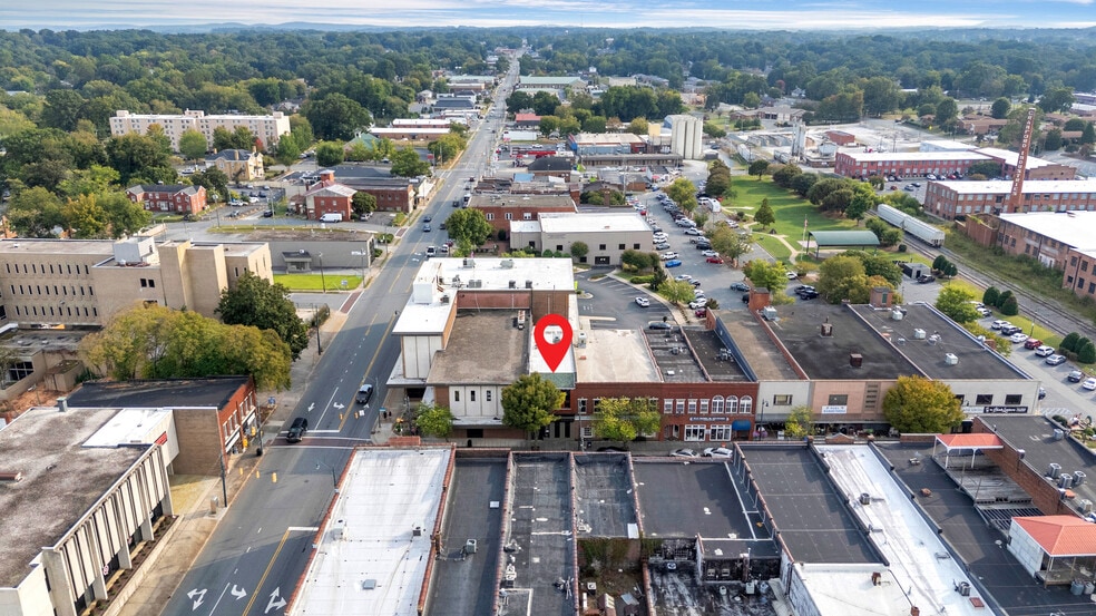 111 Sunset Ave, Asheboro, NC for sale - Building Photo - Image 3 of 40