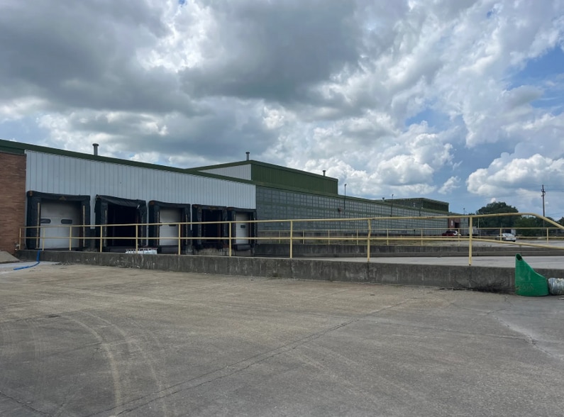 1119 Kickapoo St, Lincoln, IL for lease - Building Photo - Image 2 of 11