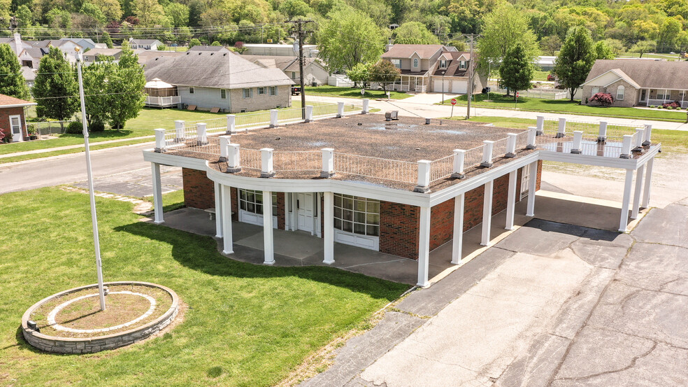 300 W Lincoln Ave, Caseyville, IL for sale - Building Photo - Image 1 of 1