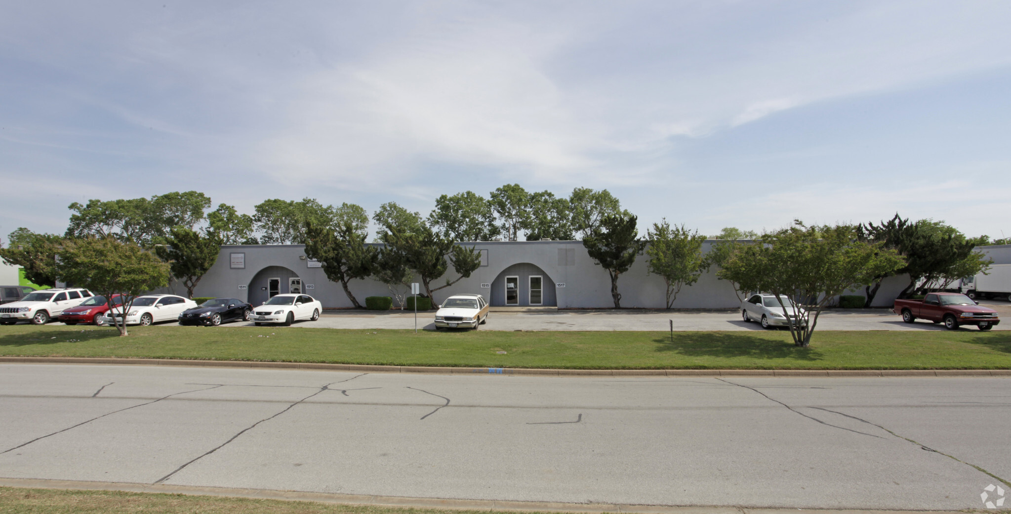 1509-1521 Central Park Dr, Hurst, TX for lease Primary Photo- Image 1 of 3