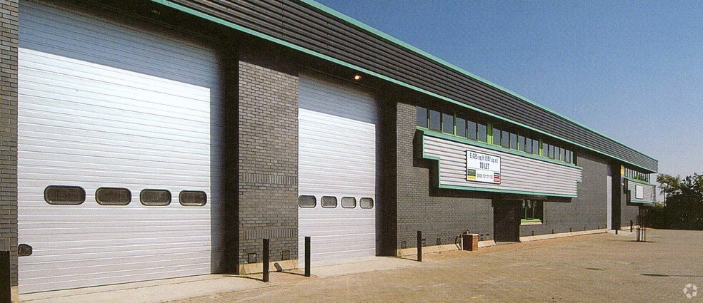 Thames Vw, Rainham for lease - Building Photo - Image 2 of 4