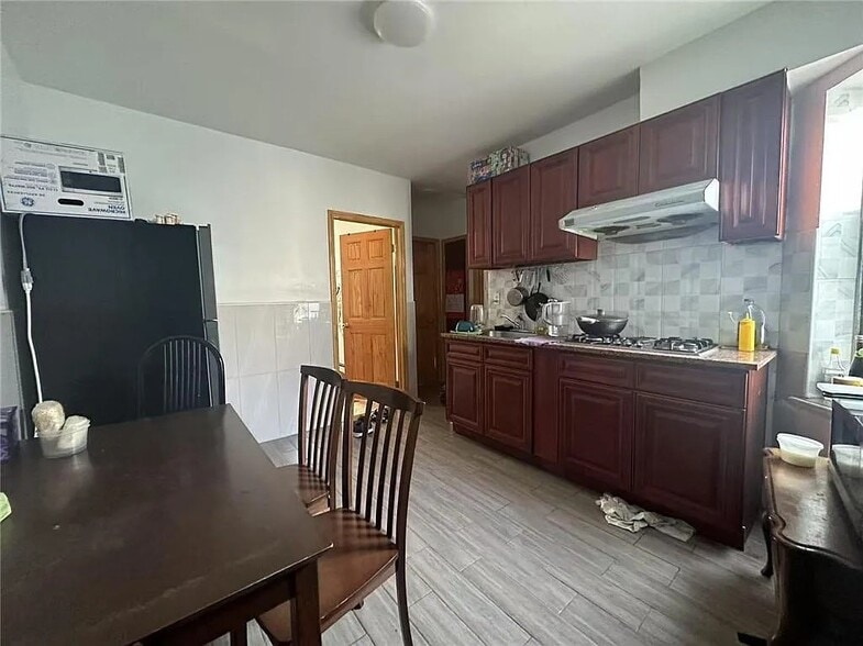 658 46th St, Brooklyn, NY for sale - Building Photo - Image 3 of 6