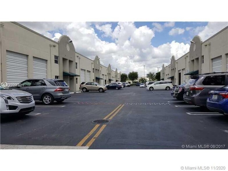 5920-5930 NW 99th Ave, Miami, FL for lease - Building Photo - Image 1 of 5