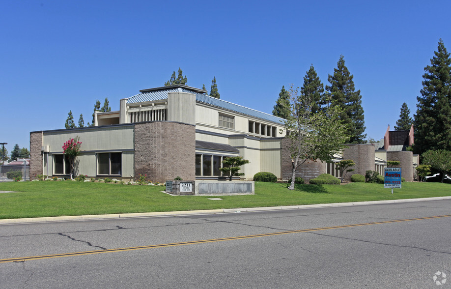 2211 N Fine Ave, Fresno, CA for lease - Building Photo - Image 3 of 5