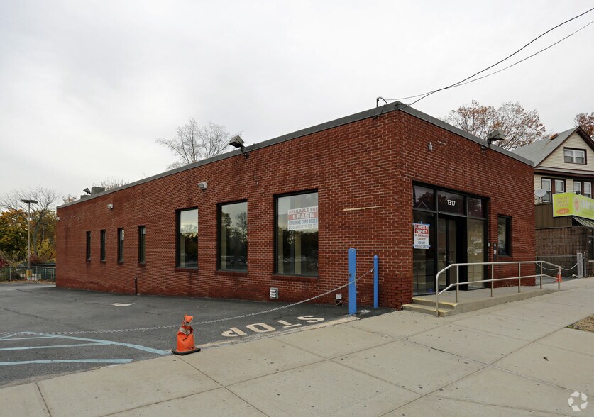 1317 Forest Ave, Staten Island, NY for sale - Primary Photo - Image 1 of 1