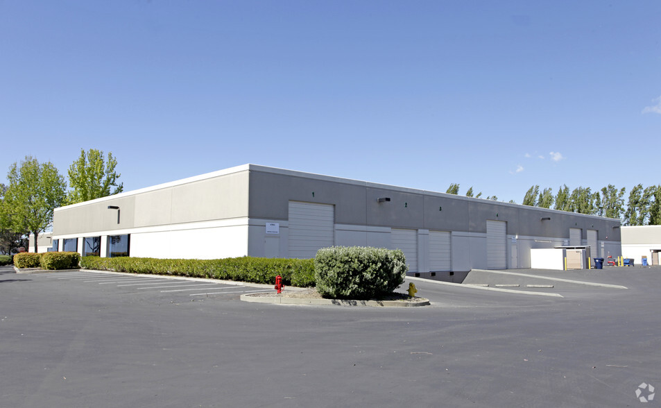 47221-47233 Fremont Blvd, Fremont, CA for lease - Building Photo - Image 1 of 3