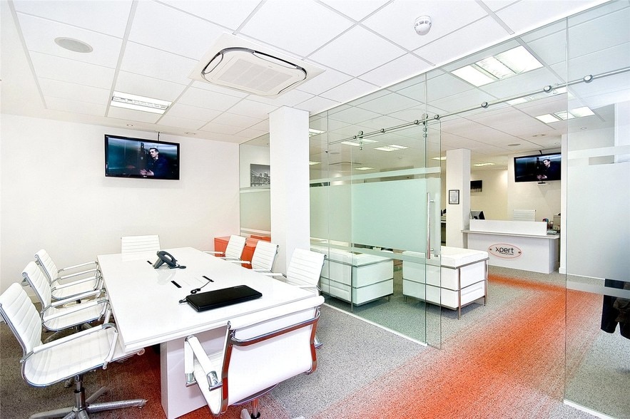 43-45 East Smithfield, London for sale - Building Photo - Image 2 of 29