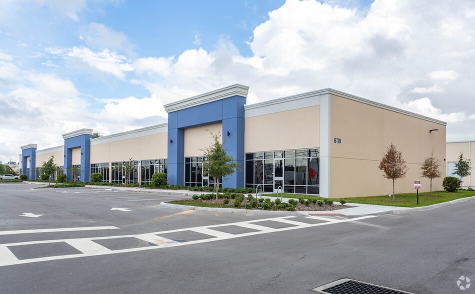 8119 S Orange Ave, Orlando, FL for lease - Building Photo - Image 3 of 7