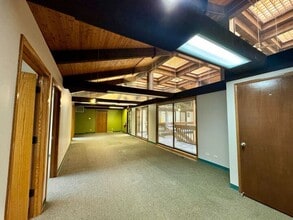 1300 Iroquois Ave, Naperville, IL for lease Building Photo- Image 2 of 2