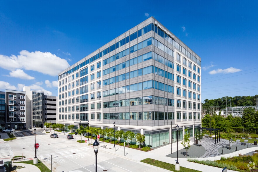 4000 Garden City Dr, Hyattsville, MD for lease - Building Photo - Image 1 of 12