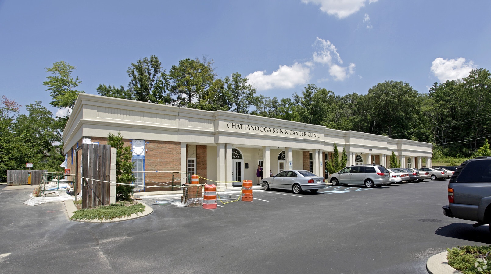 6141 Shallowford Rd, Chattanooga, TN 37421