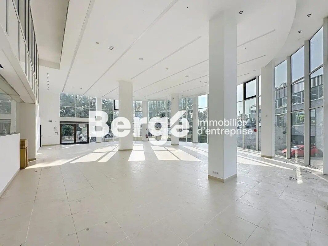 Retail in Le Cannet for sale Interior Photo- Image 1 of 9