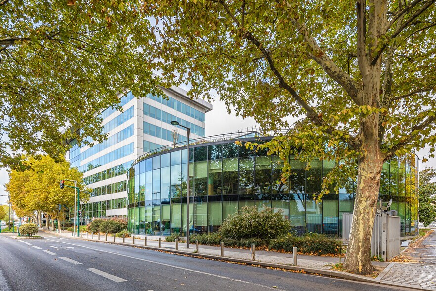 420 Rue D'Estienne D'Orves, Colombes for lease - Building Photo - Image 3 of 10