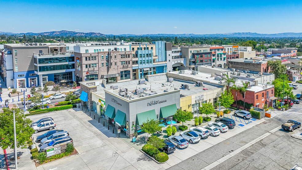 100-136 W Foothill Blvd, Azusa, CA for sale - Primary Photo - Image 1 of 15