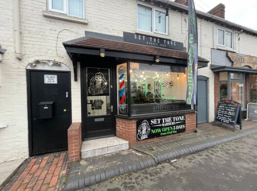 16 Lawnswood Rd, Stourbridge for sale Primary Photo- Image 1 of 1