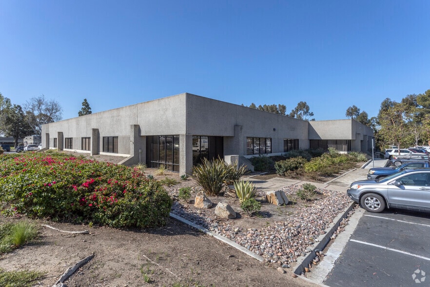 9085 Aero Dr, San Diego, CA for lease - Primary Photo - Image 1 of 6