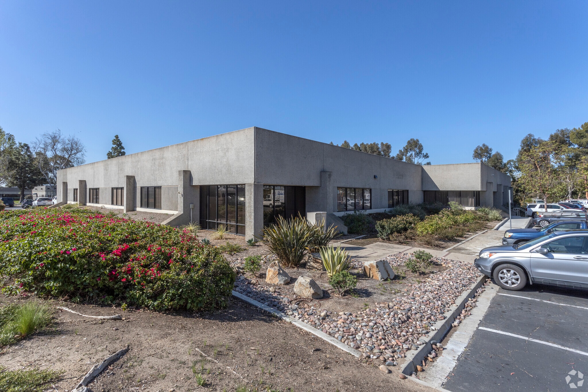 9085 Aero Dr, San Diego, CA for lease Primary Photo- Image 1 of 7