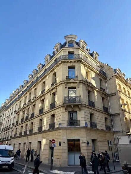 38 Rue Le Peletier, Paris for lease - Building Photo - Image 1 of 12