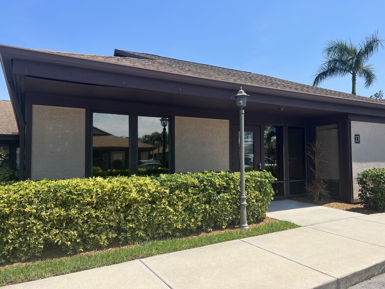 12734 Kenwood Ln, Fort Myers, FL for lease - Building Photo - Image 1 of 13