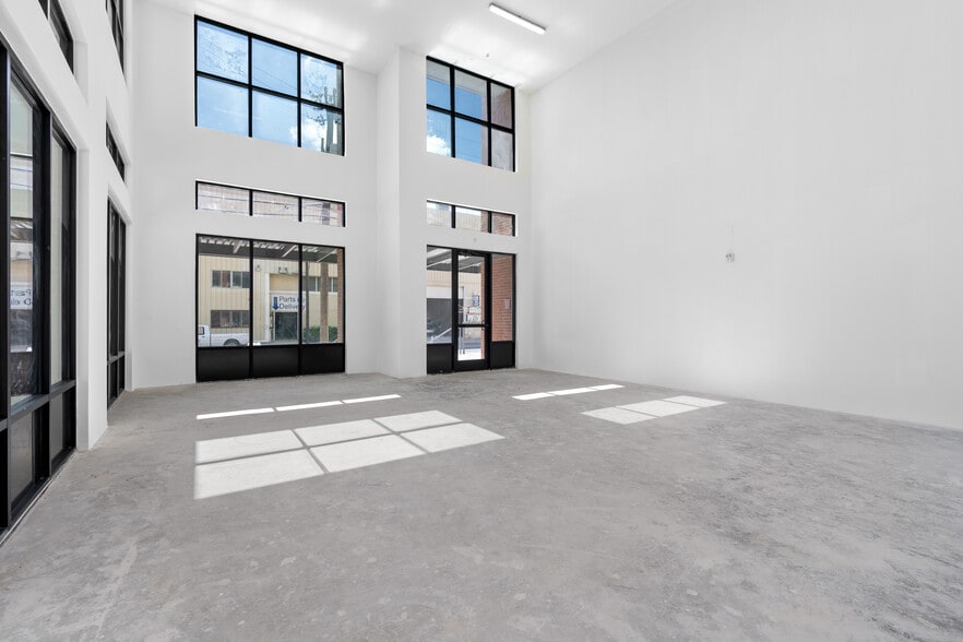 923 E Carson St, San Antonio, TX for lease - Interior Photo - Image 3 of 9