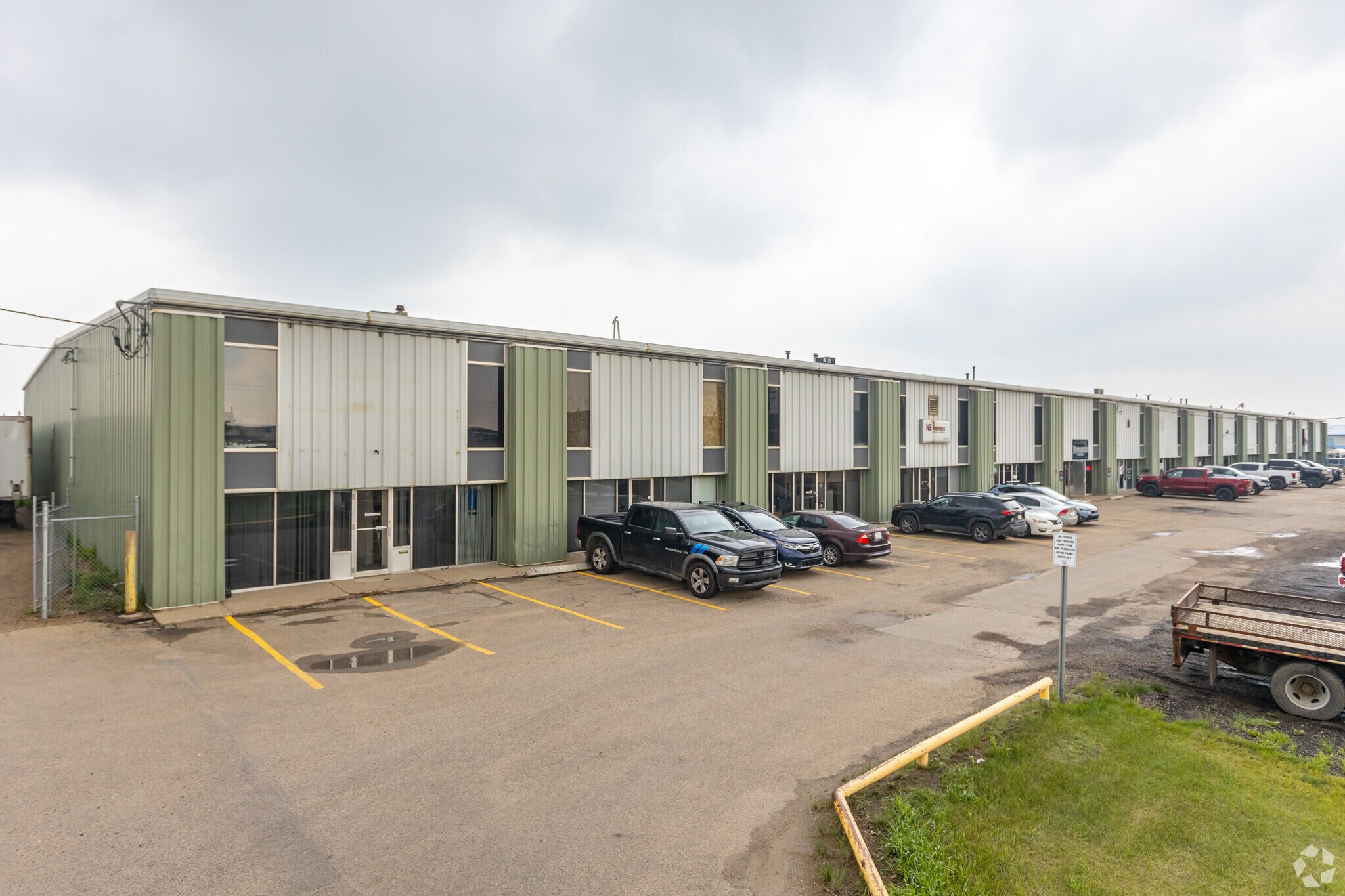 702 18 Av, Nisku, AB for lease Primary Photo- Image 1 of 3