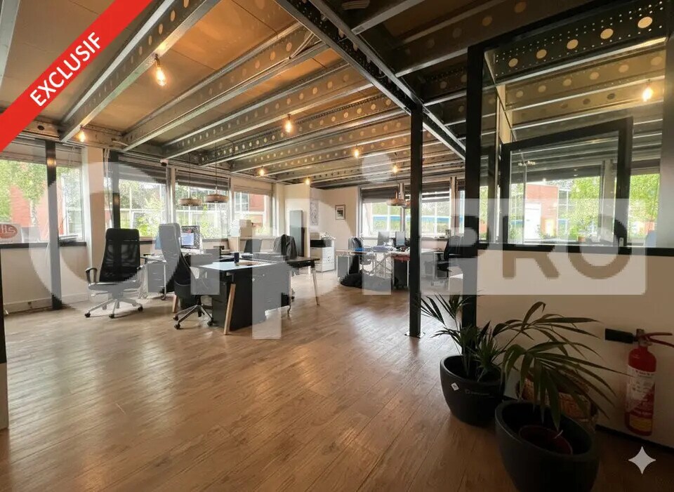 Flex in Les Ulis for sale Building Photo- Image 1 of 7