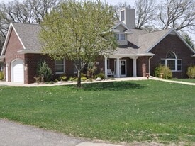 710 Park Island Dr, Hutchinson MN - Commercial Kitchen