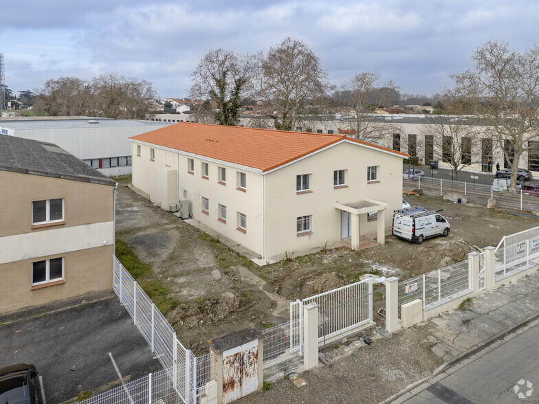 Flex in Toulouse for lease - Aerial - Image 1 of 3