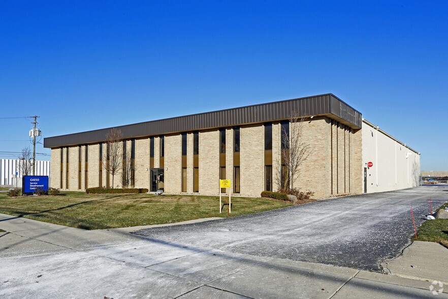 1521 E Avis Dr, Madison Heights, MI 48071