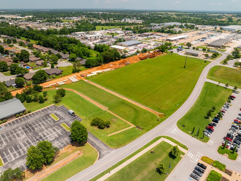 599 Bloomington Street, Lowell, AR for sale - Building Photo - Image 2 of 6