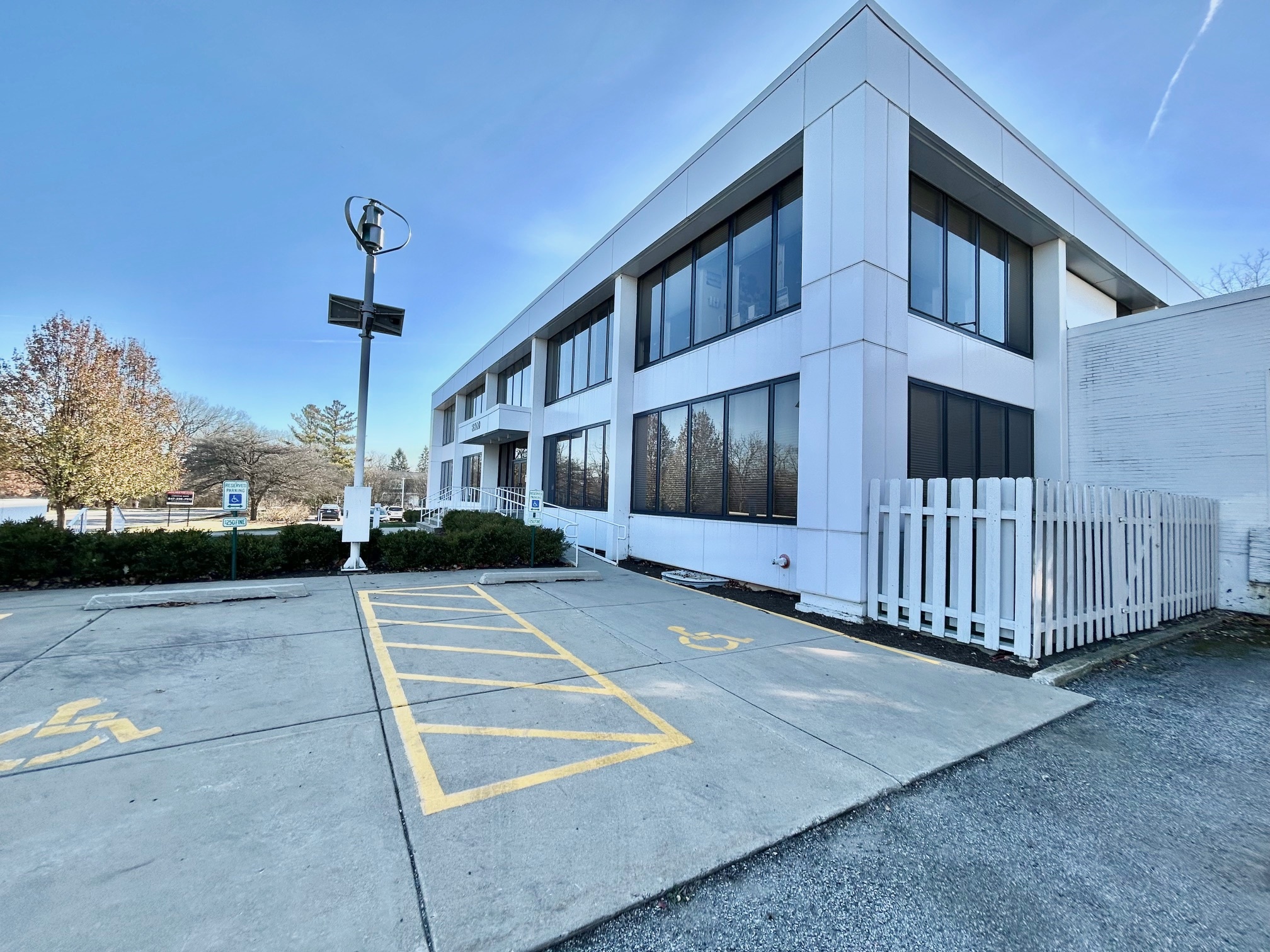 3500 Western Ave, Highland Park, IL for lease Building Photo- Image 1 of 14