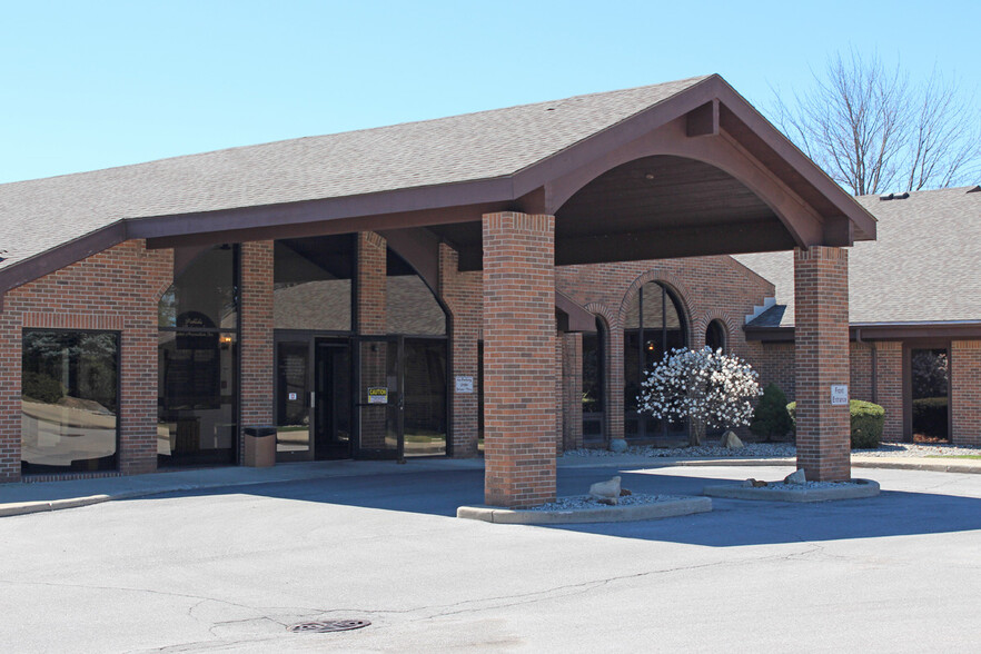 2402-2480 Lake Ave, Fort Wayne, IN for sale - Building Photo - Image 1 of 1