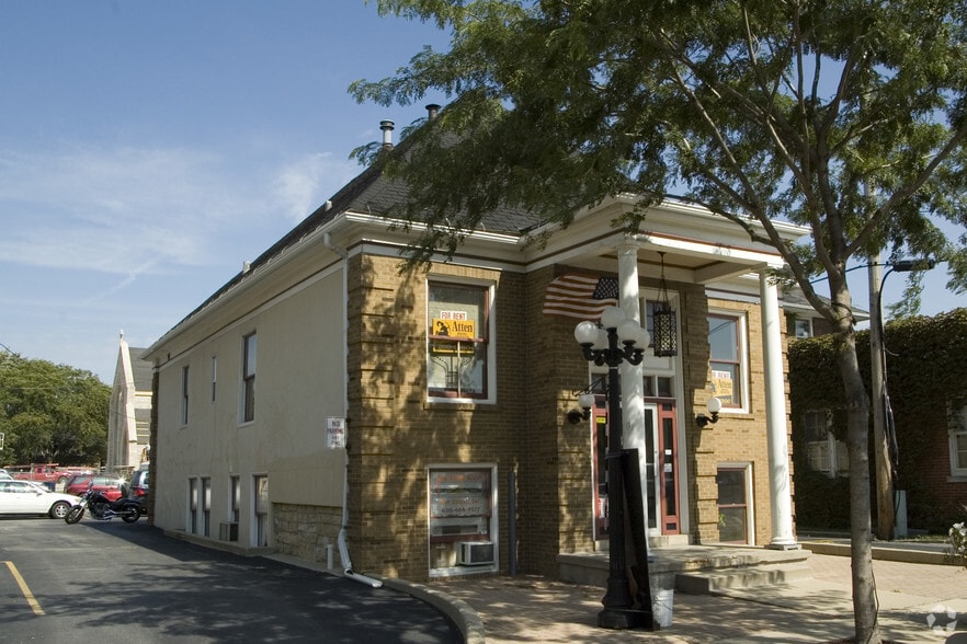 117 W Wesley St, Wheaton, IL for sale - Building Photo - Image 3 of 5