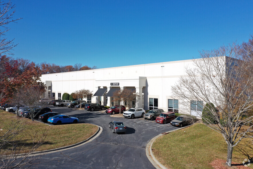 4189 Eagle Hill Dr, High Point, NC for lease - Building Photo - Image 2 of 3