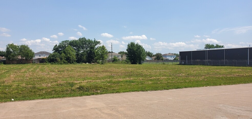 18702 N Rankin Cir, Houston, TX for lease - Building Photo - Image 2 of 7